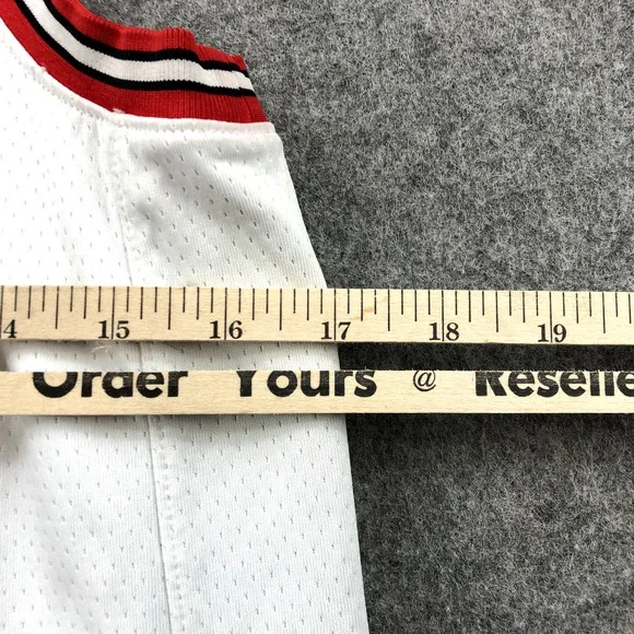 Vintage Michael Jordan Chicago Bulls Jersey Mens Small White Red Swingman Nike - Picture 8 of 9